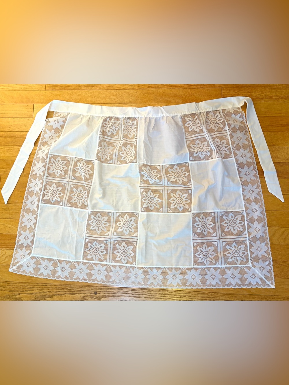 Vintage 1950s Handmade Filet Lace Cotton Panel Hostess Half Apron Cottagecore